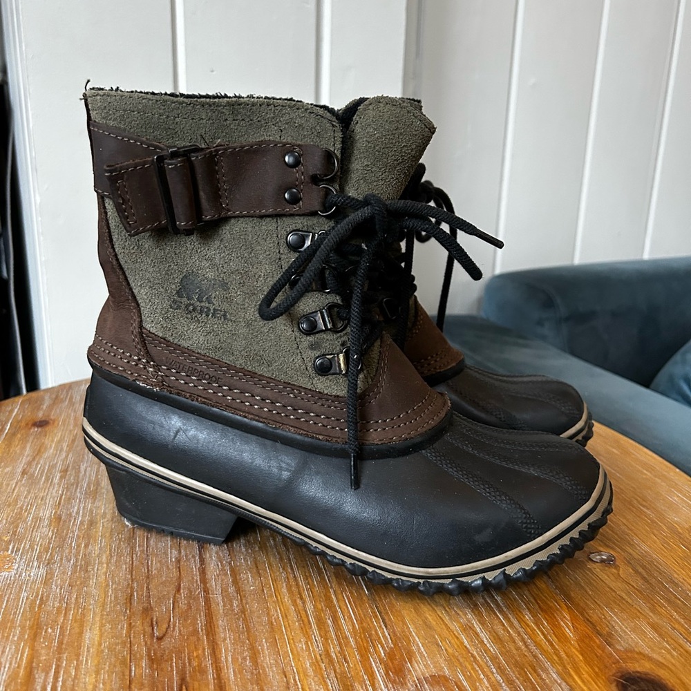 Sorel Women's Fancy Lace II Sz 7 Peat/Black